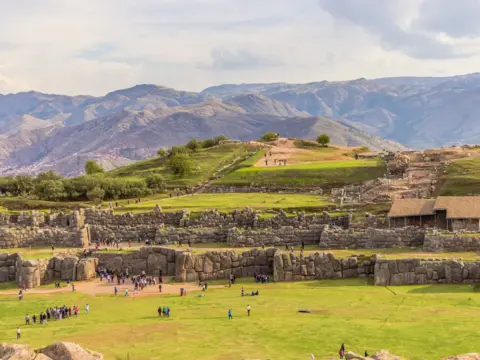 Sacsayhuamán: Arquitectura Megalítica